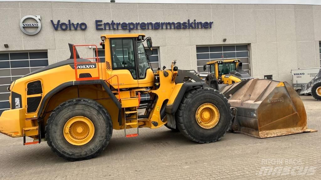 Volvo L260H Gumikerekes homlokrakodók