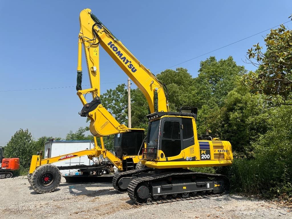 Komatsu PC200-8 Lánctalpas kotrók