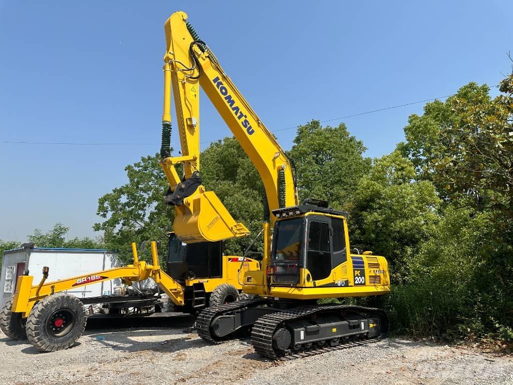 Komatsu PC200-8 Lánctalpas kotrók