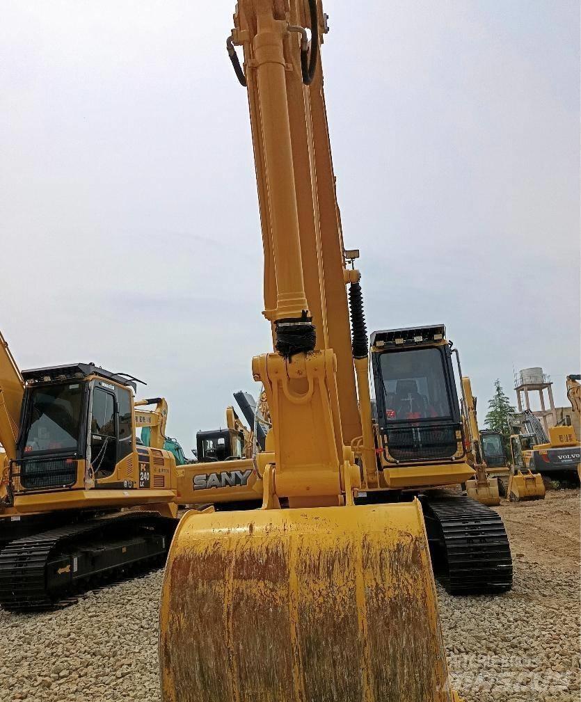 Komatsu PC 210 Lánctalpas kotrók