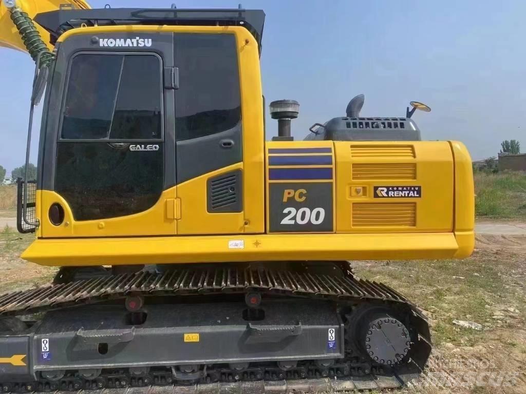 Komatsu PC 200-8 Közepes (midi) kotrók 7 t - 12 t