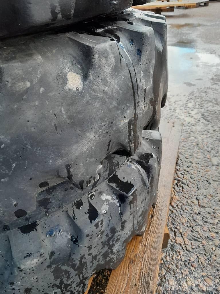 Mitas 8,25-20 Hjul Gumiabroncsok, kerekek és felnik