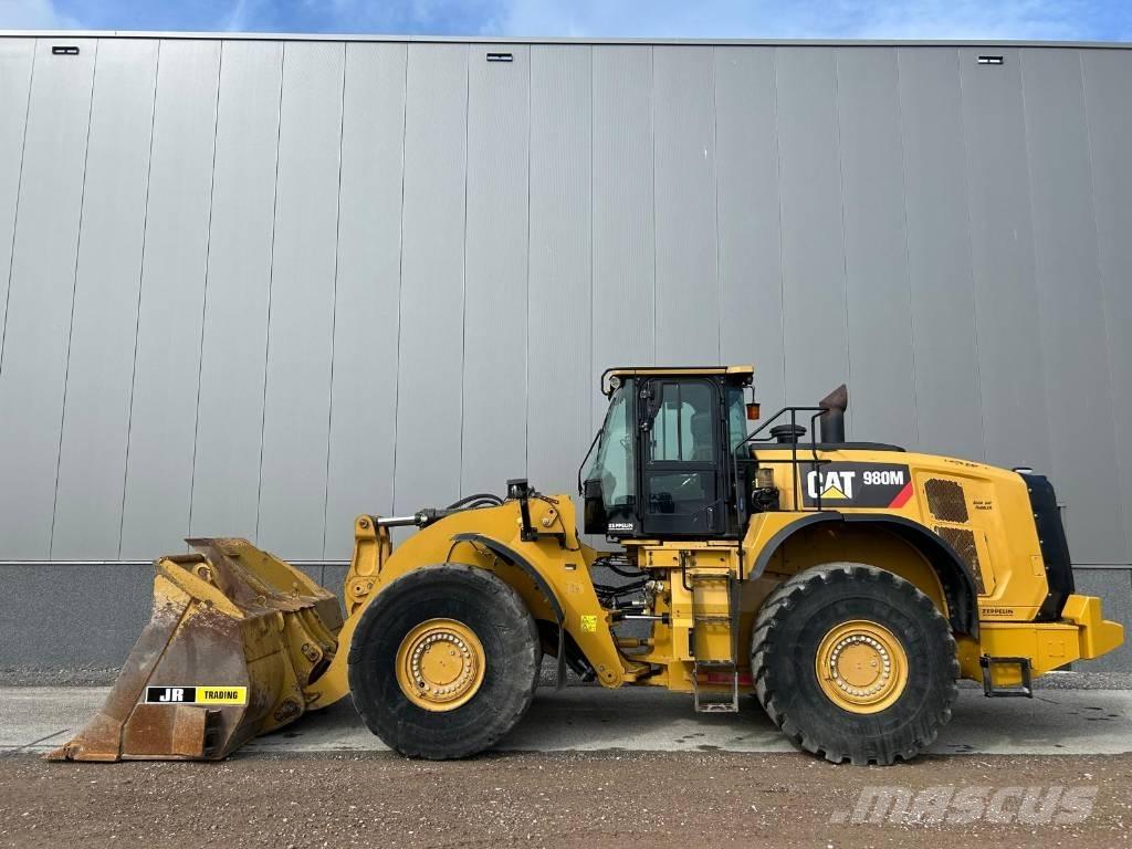 CAT 980 M Gumikerekes homlokrakodók