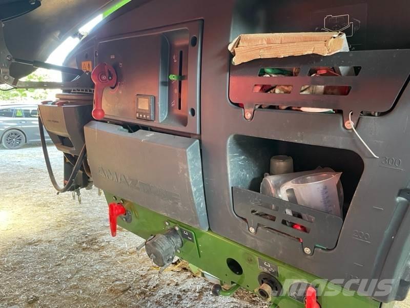 Amazone UX 4201 Vontatott trágyaszórók