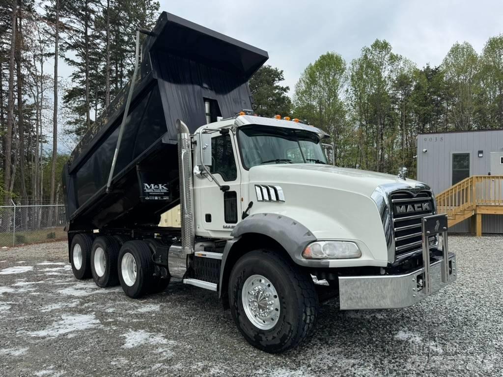 Mack GU813 Billenő teherautók