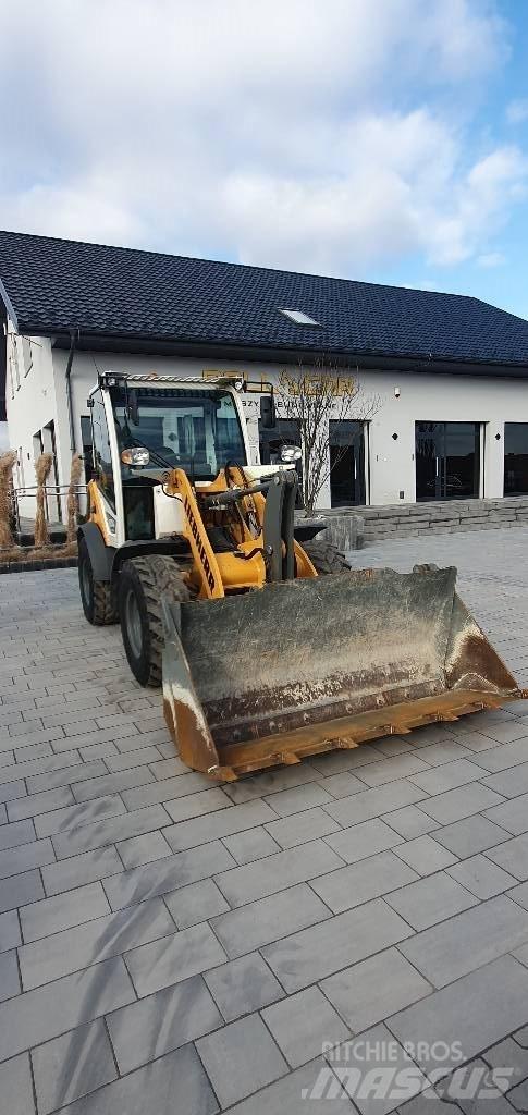 Liebherr L504C Gumikerekes homlokrakodók
