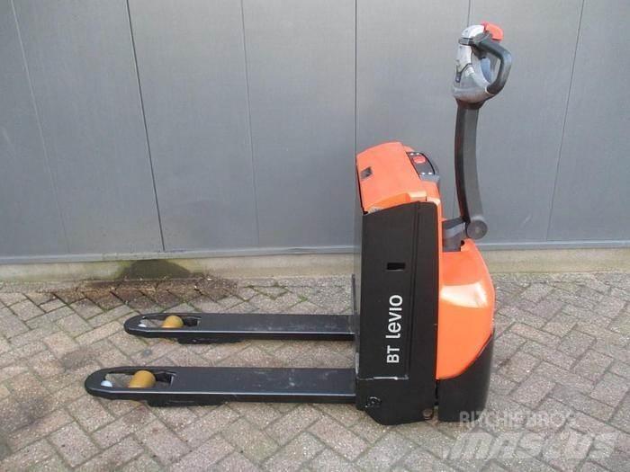 Toyota LWE 140 Alacsony emelőkocsi