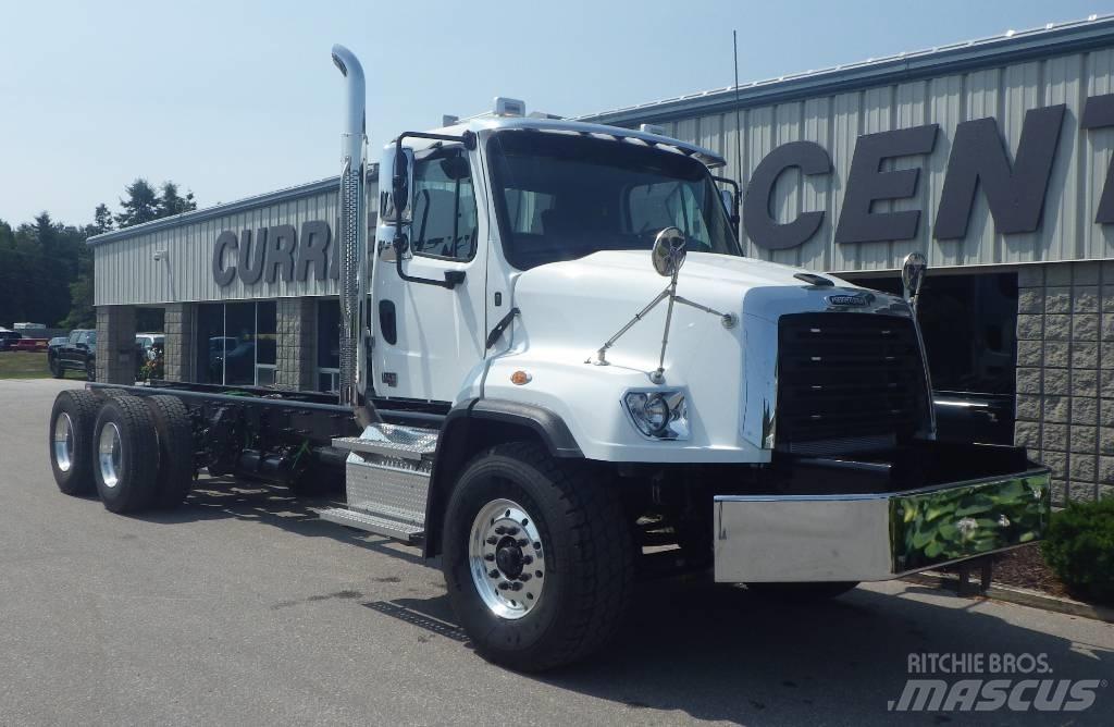 Freightliner 114 SD Fülkés alváz