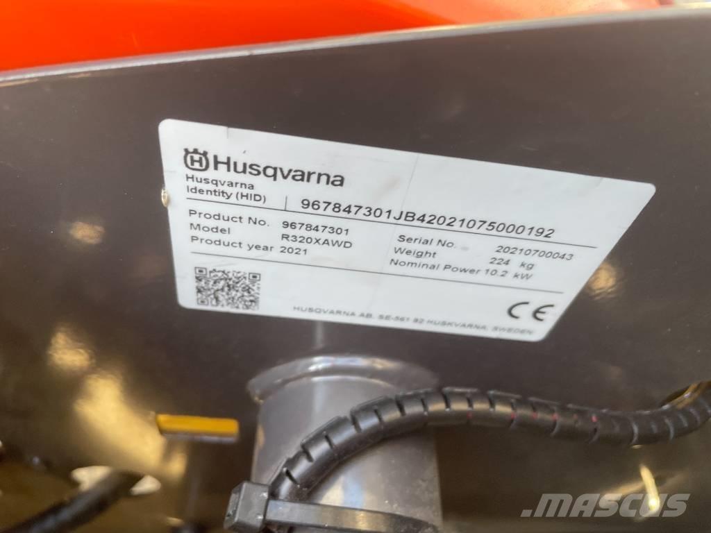 Husqvarna R320X AWD Ráülős fűnyírók