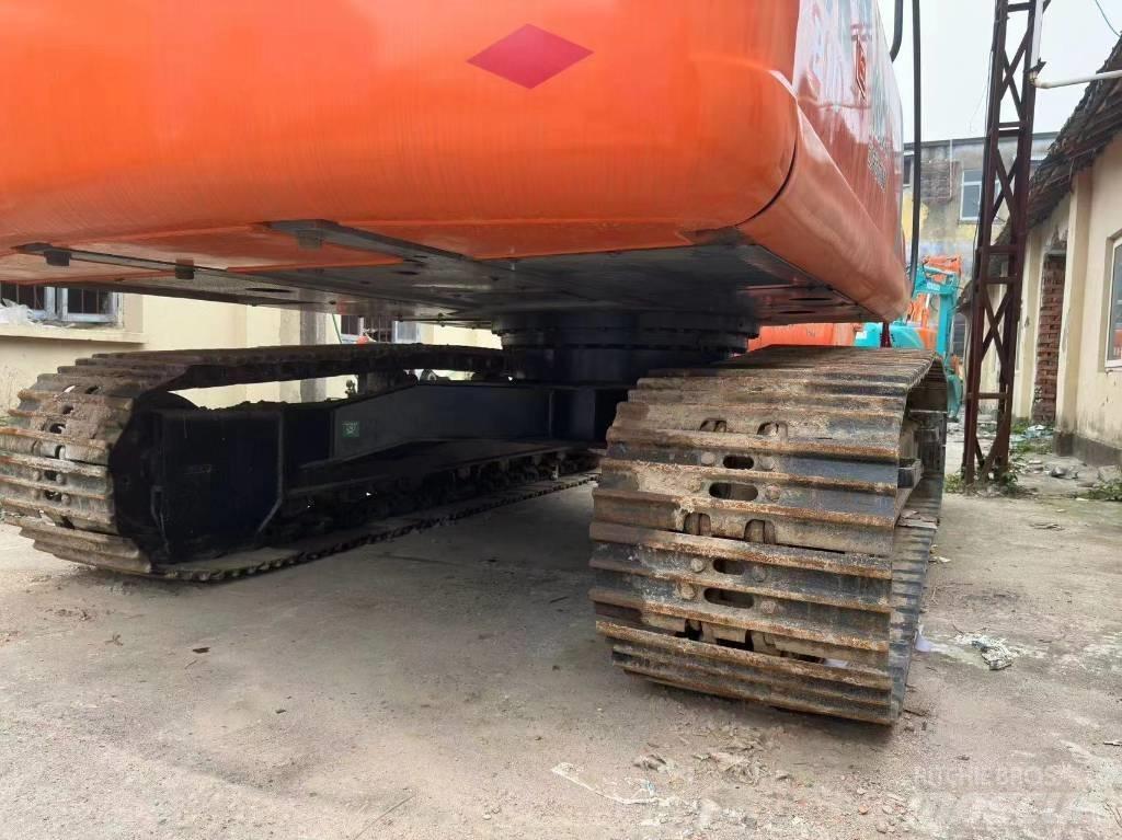 Hitachi ZX 210 Lánctalpas kotrók