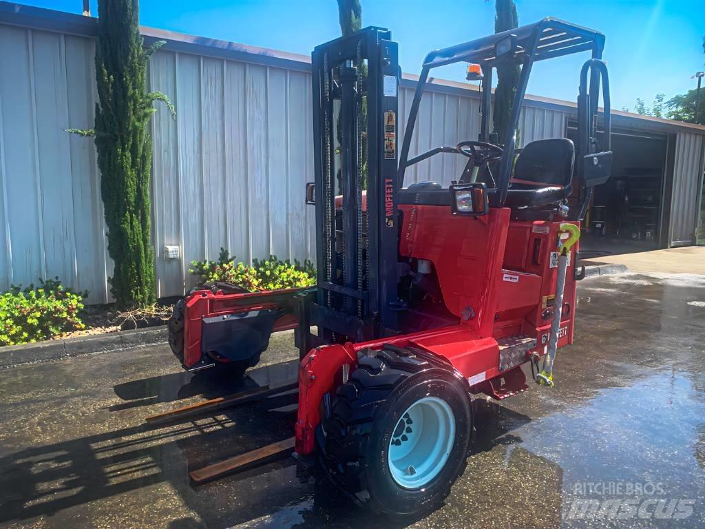 Moffett M55 Teherautóra szerelt targonca
