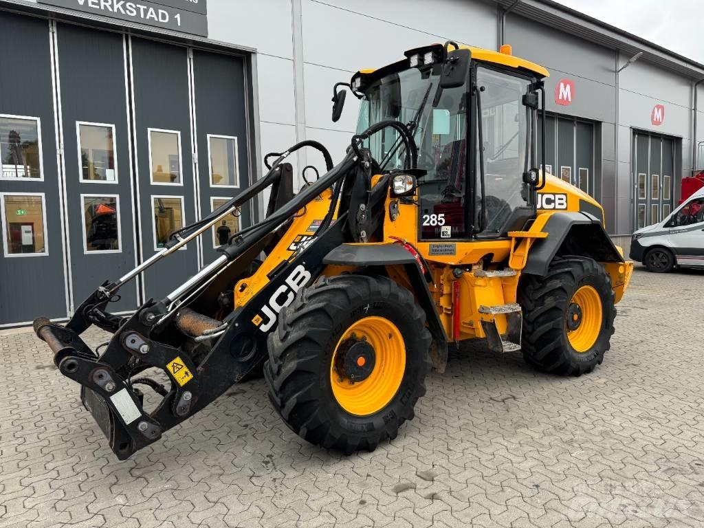JCB 411 HT Gumikerekes homlokrakodók