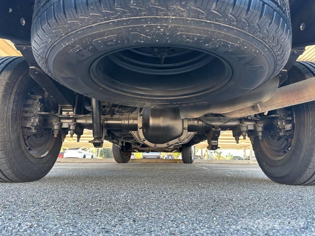 Ford F 350 Kis teherszállító/Platós kocsi