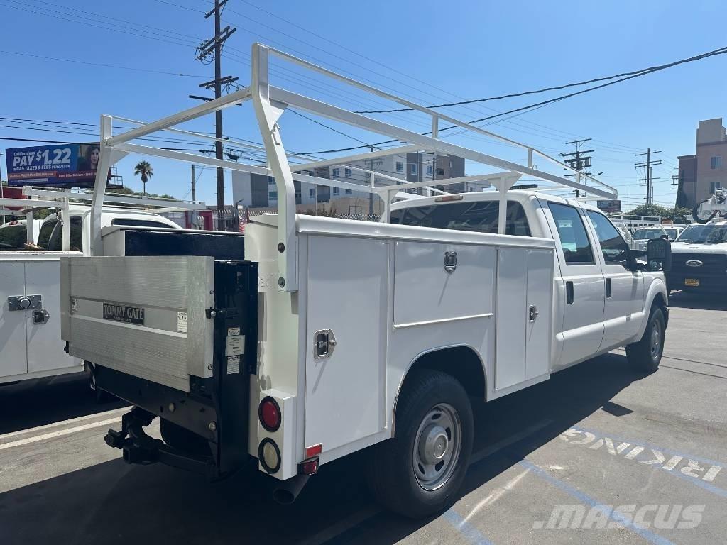Ford F 350 Kis teherszállító/Platós kocsi