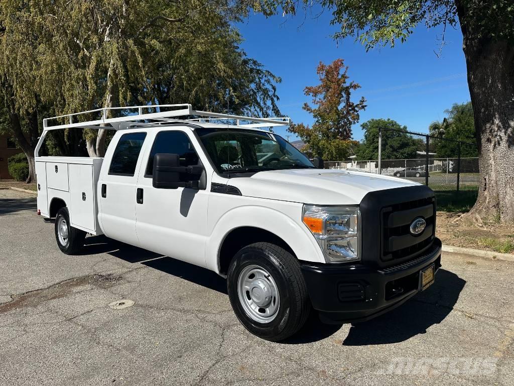 Ford F 350 Kis teherszállító/Platós kocsi