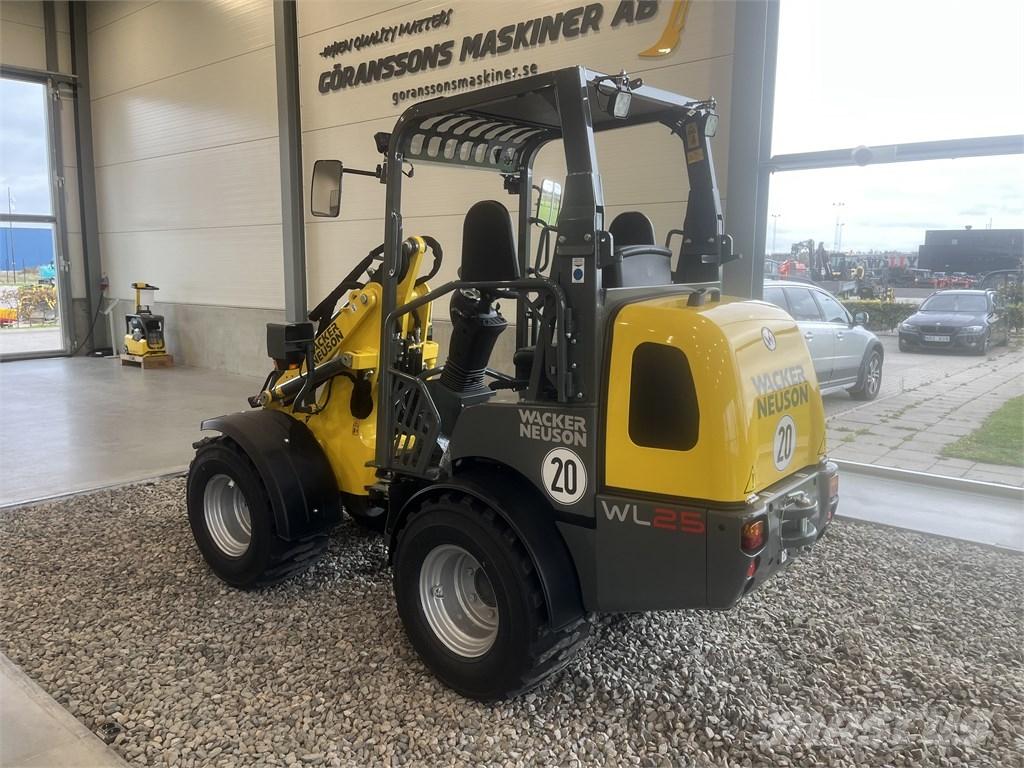 Wacker Neuson WL 25 Gumikerekes homlokrakodók