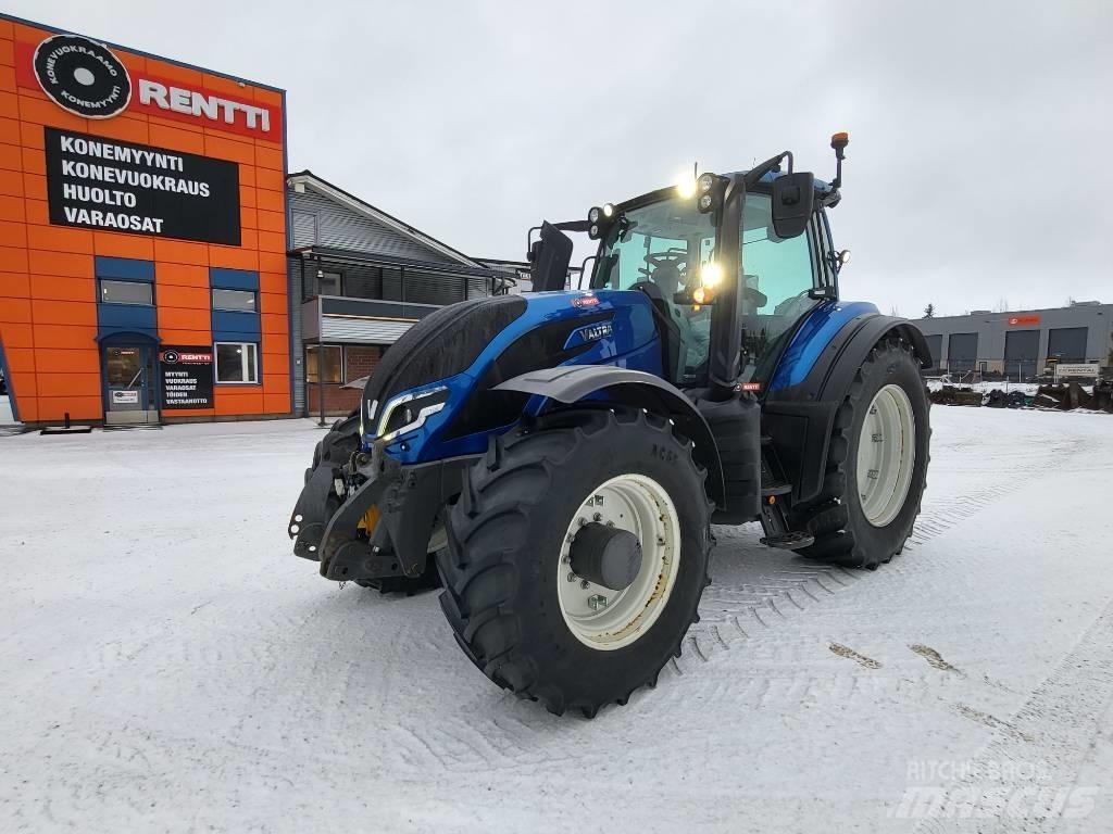 Valtra T 215 Traktorok