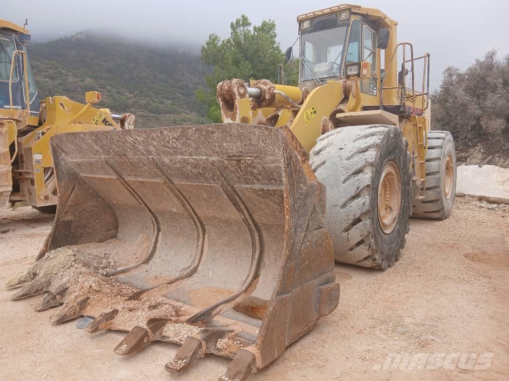 Komatsu WA 600-1 Gumikerekes homlokrakodók