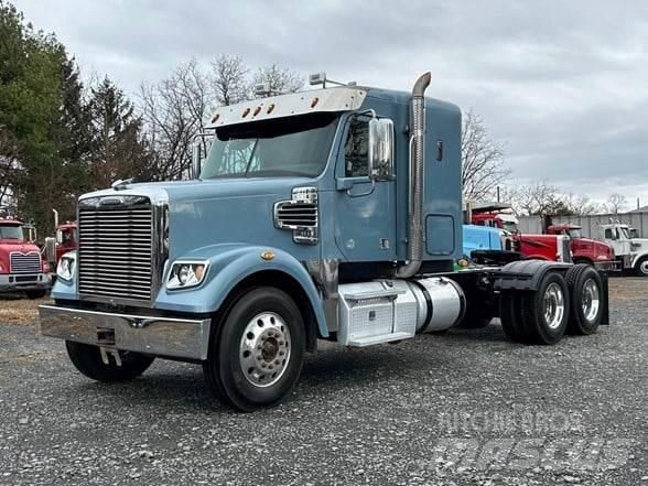 Freightliner 122SD Nyergesvontatók