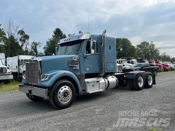 Freightliner 122SD Nyergesvontatók