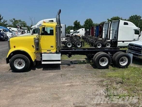 Freightliner FLD120 Fülkés alváz