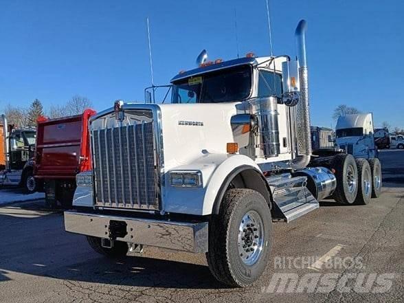 Kenworth W900B Nyergesvontatók