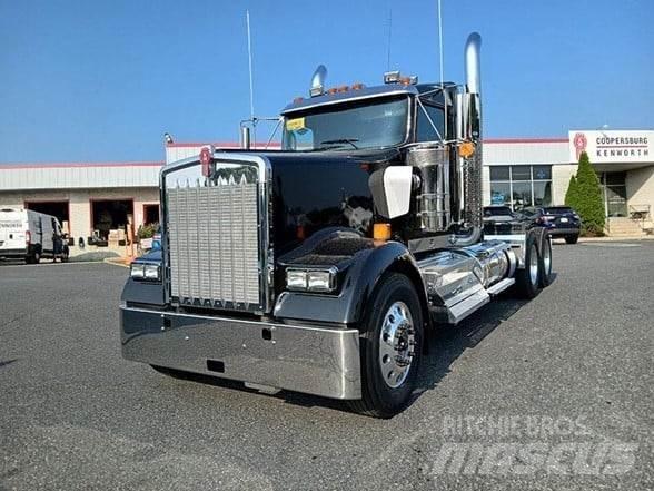Kenworth W900L Nyergesvontatók