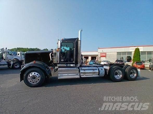 Kenworth W900L Nyergesvontatók