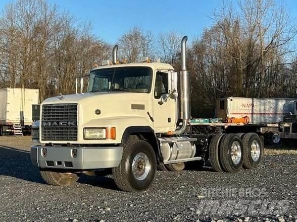 Mack CL733 Nyergesvontatók
