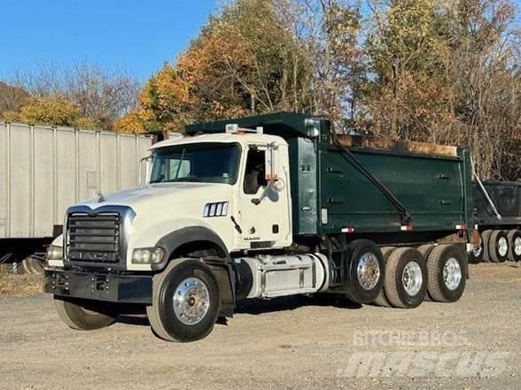 Mack GRANITE GU713 Billenő teherautók