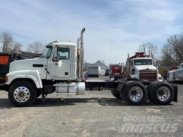 Mack PINNACLE CHU613 Nyergesvontatók
