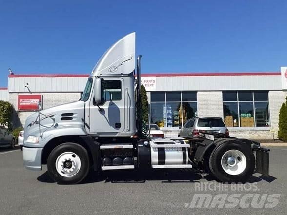 Mack PINNACLE CXU612 Nyergesvontatók