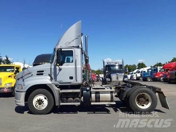 Mack PINNACLE CXU612 Nyergesvontatók