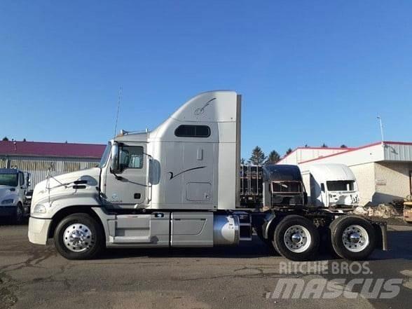 Mack PINNACLE CXU613 Nyergesvontatók