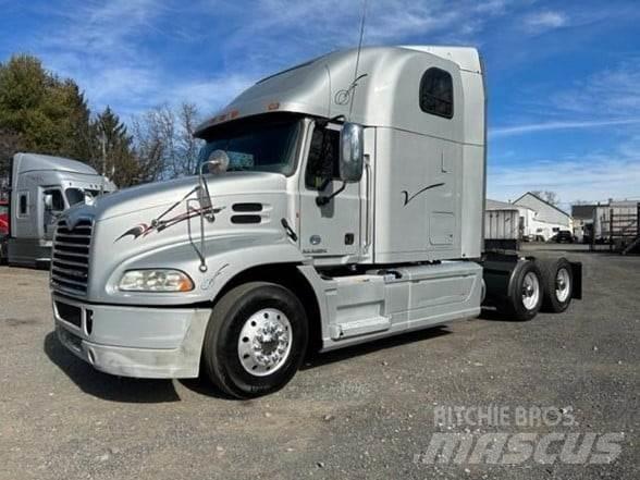Mack PINNACLE CXU613 Nyergesvontatók