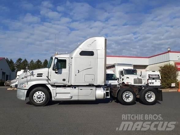 Mack PINNACLE CXU613 Nyergesvontatók