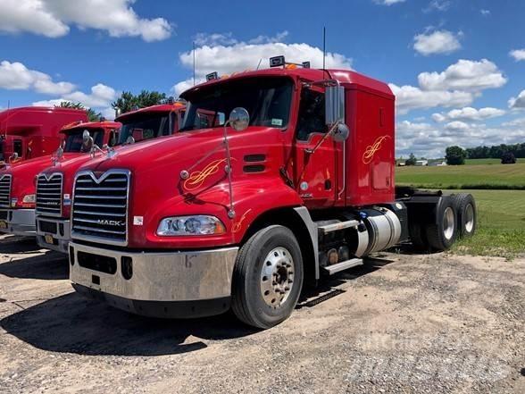 Mack PINNACLE CXU613 Nyergesvontatók