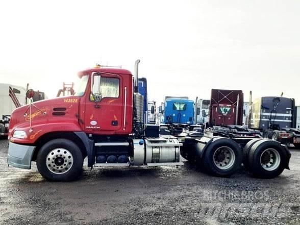 Mack PINNACLE CXU613 Nyergesvontatók
