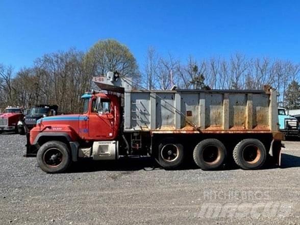 Mack RD688S Billenő teherautók