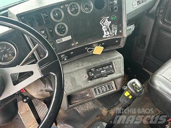 Mack RD688SX Billenő teherautók