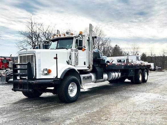 Peterbilt 357 Platós / Ponyvás teherautók