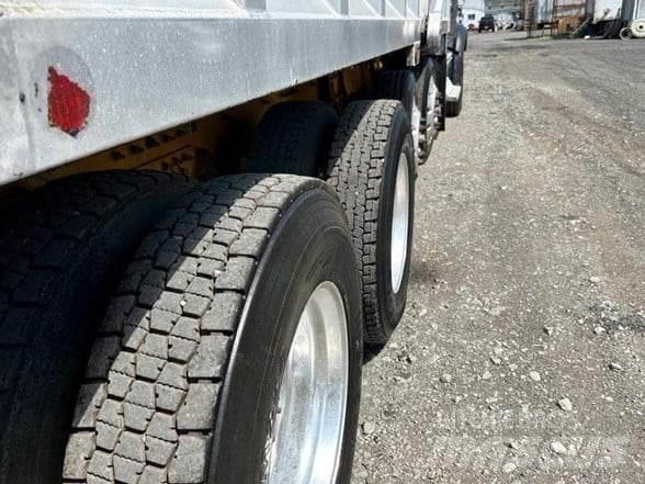 Peterbilt 567 Billenő teherautók