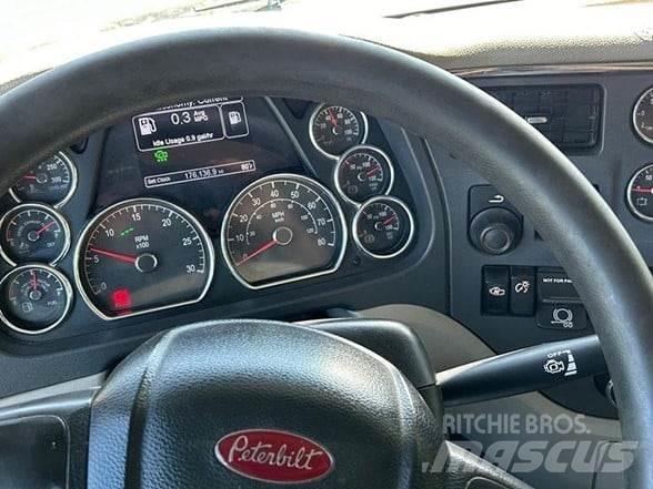 Peterbilt 567 Billenő teherautók