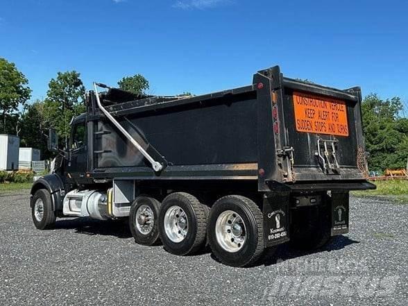 Peterbilt 567 Billenő teherautók