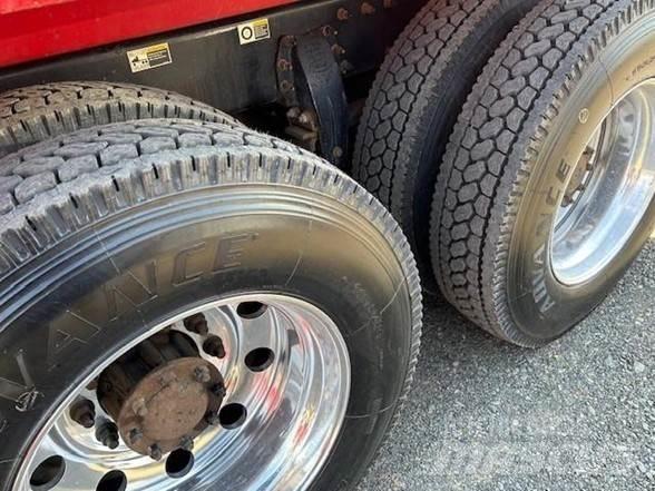 Peterbilt 567 Billenő teherautók