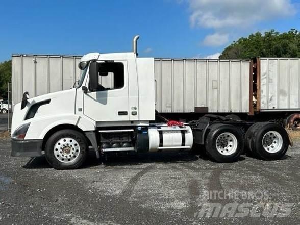 Volvo VNL64T300 Nyergesvontatók
