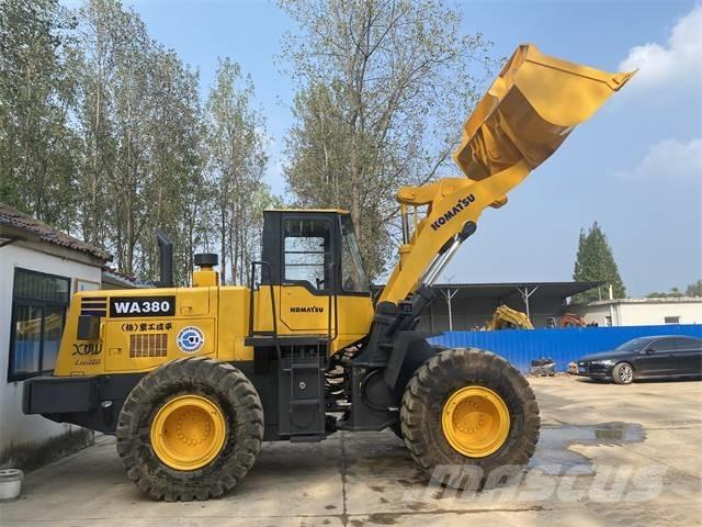 Komatsu WA380 Gumikerekes homlokrakodók