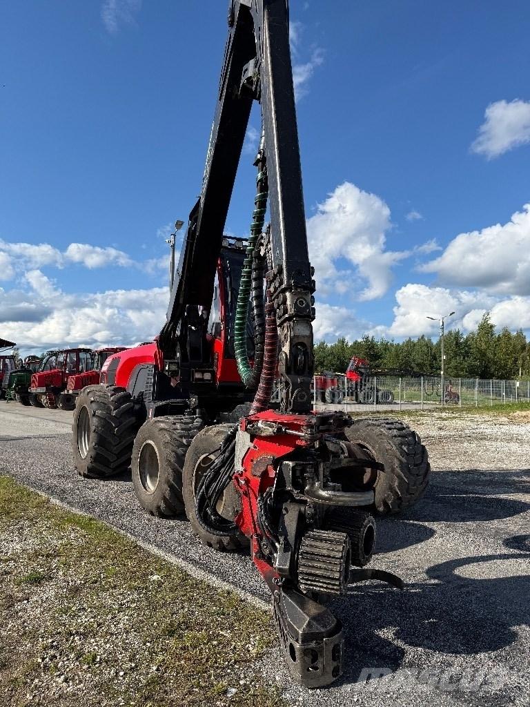 Komatsu 901 Betakarítók