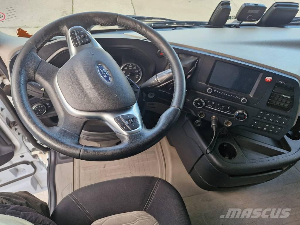 Ford F-Max Elhúzható ponyvás