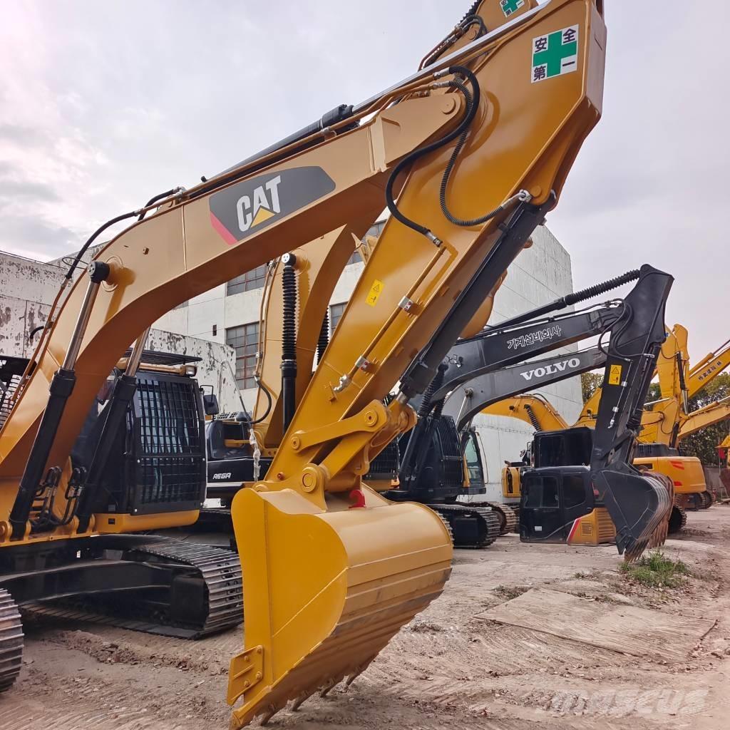 CAT 324 D2L Lánctalpas kotrók